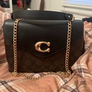 Coach Tammie Shoulder Bag 🤍